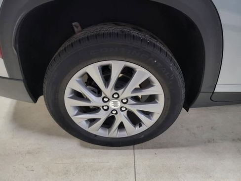 Certified 2025 Buick Enclave Preferred image 9