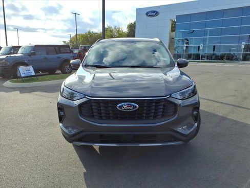 New 2026 Ford Escape SE w/ Class II Trailer Tow Package image 8