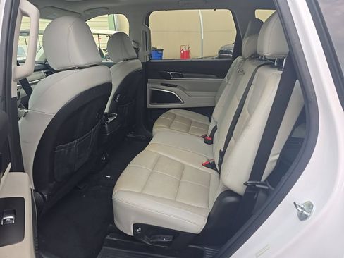Used 2022 Kia Telluride EX AWD/4WD image 12