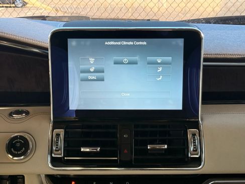 Used 2018 Lincoln Navigator L Reserve w/ Technology Package image 33