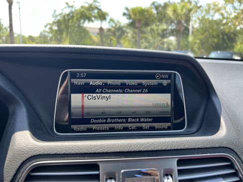 Used 2015 Mercedes-Benz E 400 4MATIC Coupe image 23