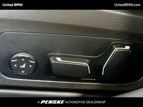 Used 2025 BMW 330i Sedan w/ M Sport Package RWD image 4