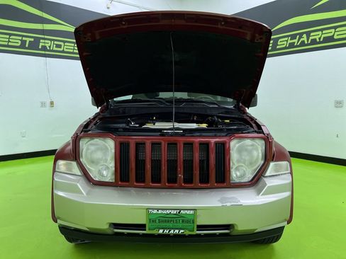 Used 2008 Jeep Liberty Sport w/ Popular Equipment Group AWD/4WD image 4