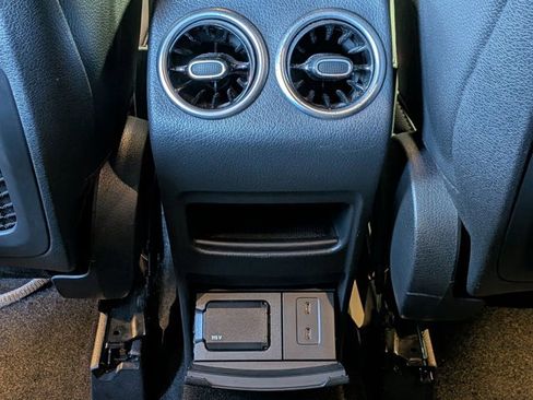 Certified 2021 Mercedes-Benz GLB 250 image 17