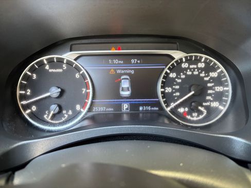 Used 2025 Nissan Altima 2.5 SV FWD image 41