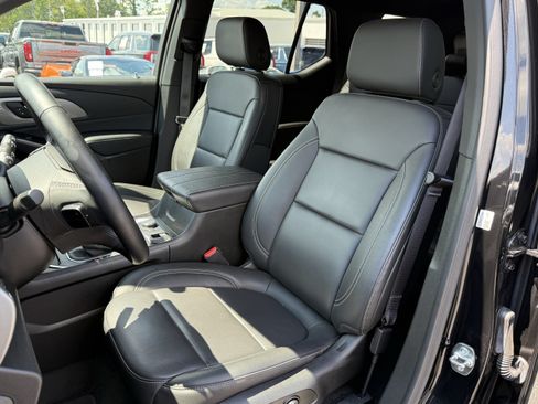 Used 2023 Chevrolet Traverse LT AWD/4WD image 16