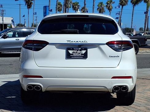 Used 2022 Maserati Levante GT AWD/4WD image 4
