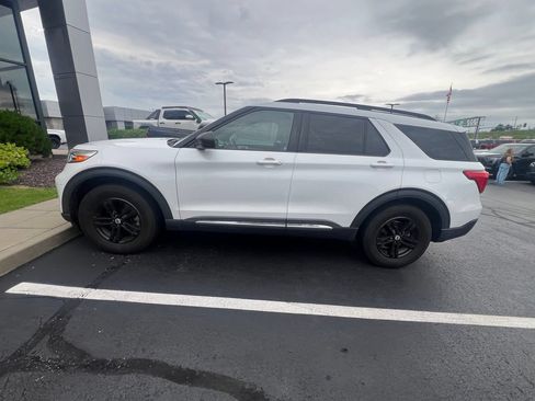 Used 2020 Ford Explorer XLT w/ Class III Trailer Tow Package AWD/4WD image 2