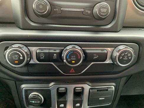 Used 2020 Jeep Wrangler Sport AWD/4WD image 42