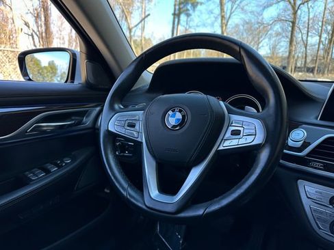 Used 2018 BMW 740e xDrive image 22
