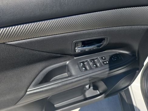 Used 2018 Mitsubishi Outlander ES FWD image 16