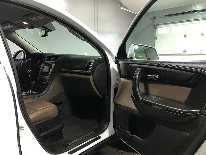 Used 2016 GMC Acadia SLT FWD image 12
