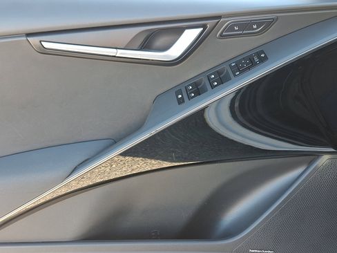Certified 2023 Kia Niro SX Touring image 12