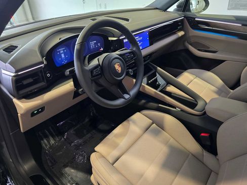 New 2026 Porsche Macan 4 Electric image 4