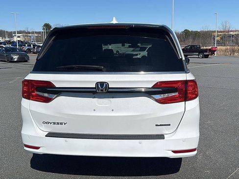 Used 2023 Honda Odyssey Touring image 8