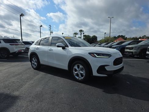 Used 2023 Honda HR-V LX image 14