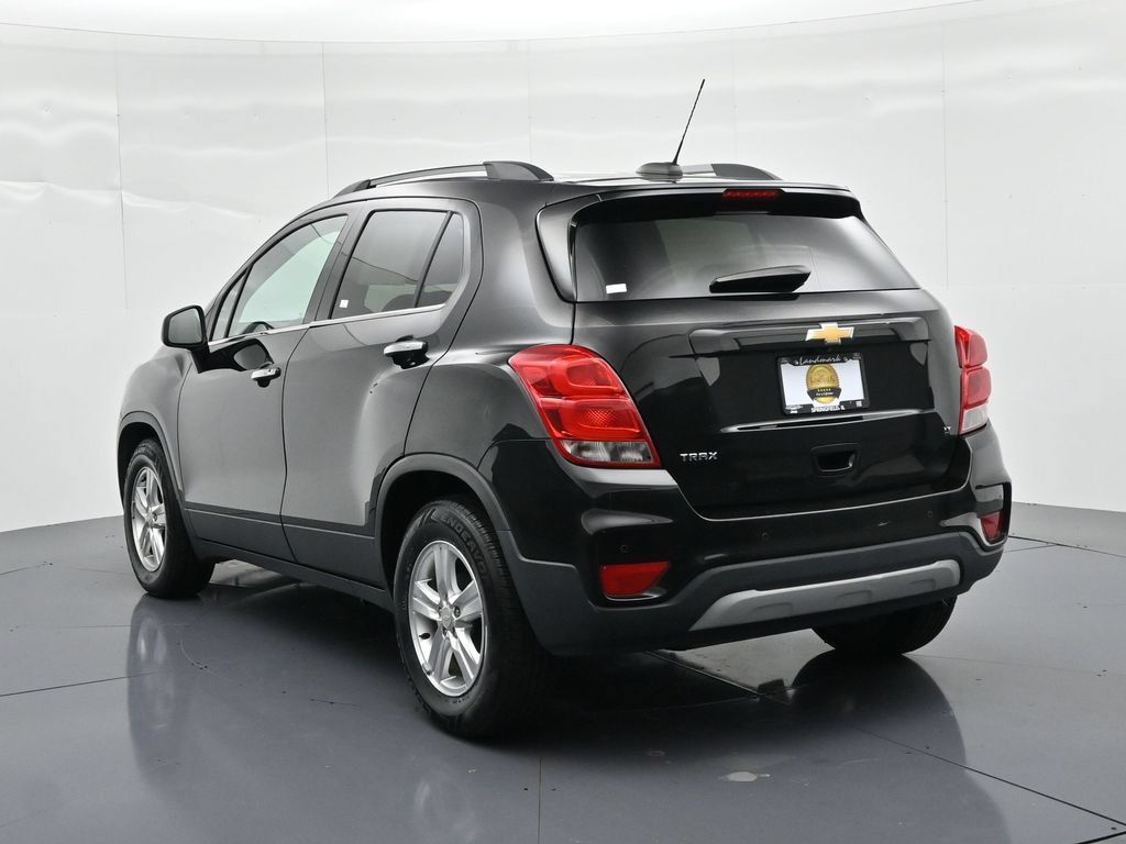 Used 2017 Chevrolet Trax LT w/ Driver Confidence Package FWD image 8