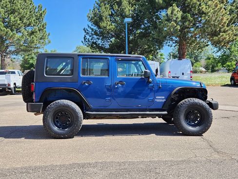 Used 2010 Jeep Wrangler Unlimited Sport AWD/4WD image 2