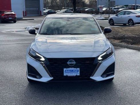 New 2025 Nissan Altima 2.5 SR image 2