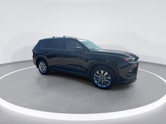 Used 2024 Toyota Grand Highlander XLE video 2