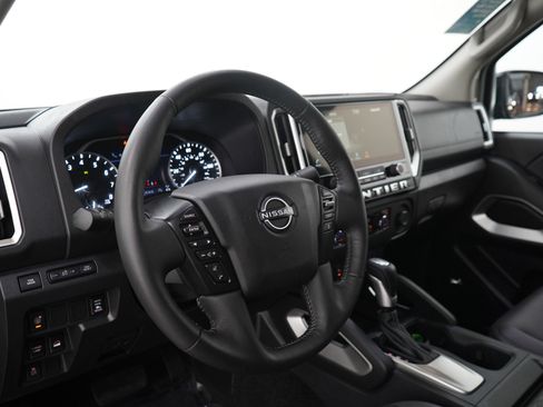 Used 2025 Nissan Frontier SV w/ SV Convenience Package AWD/4WD image 27