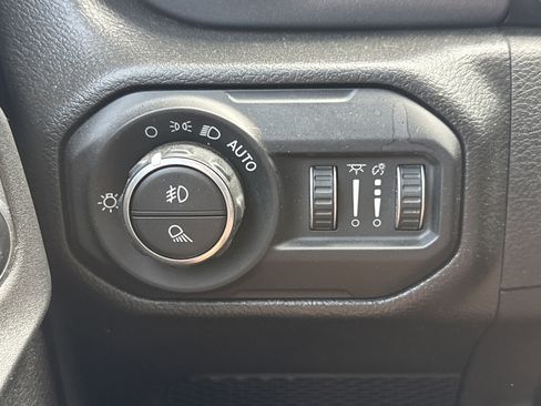 Used 2022 Jeep Gladiator Mojave w/ Cold Weather Group image 15