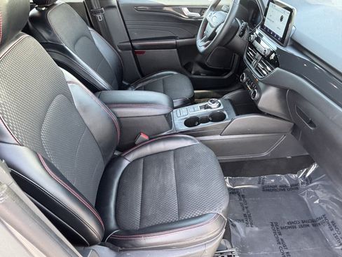 Used 2023 Ford Escape ST-Line AWD/4WD image 9