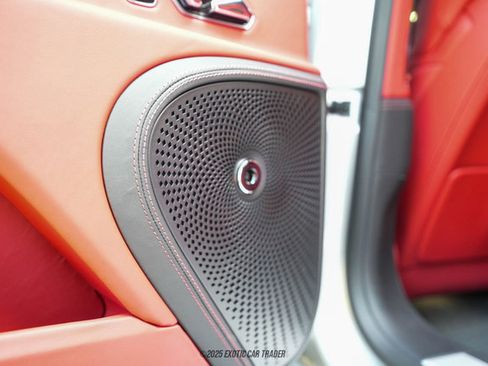 Used 2022 Bentley Flying Spur V8 image 40