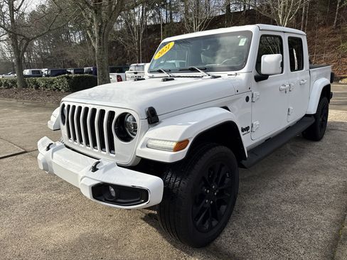 Used 2021 Jeep Gladiator Overland image 3