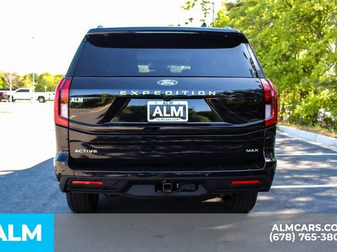 Used 2025 Ford Expedition Max Active AWD/4WD image 11