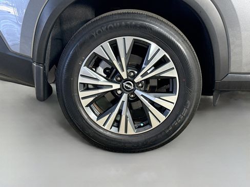 Used 2023 Nissan Rogue SV FWD image 33