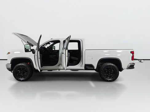 Used 2024 Chevrolet Silverado 3500 LTZ w/ LTZ Plus Package AWD/4WD image 10