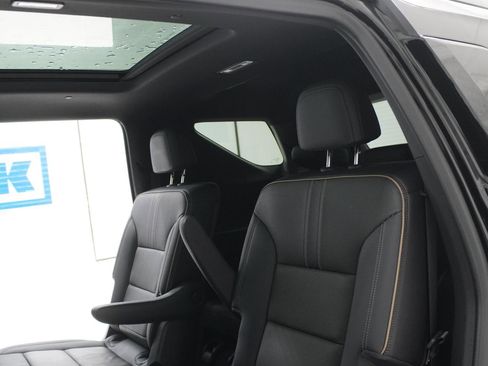 Used 2025 Chevrolet Traverse High Country w/ LPO, Floor Liner Package FWD image 41