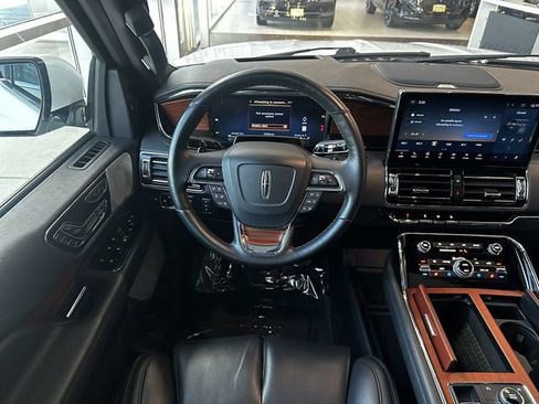 Certified 2024 Lincoln Navigator Reserve AWD/4WD image 13