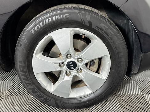 Used 2018 Kia Soul FWD image 28