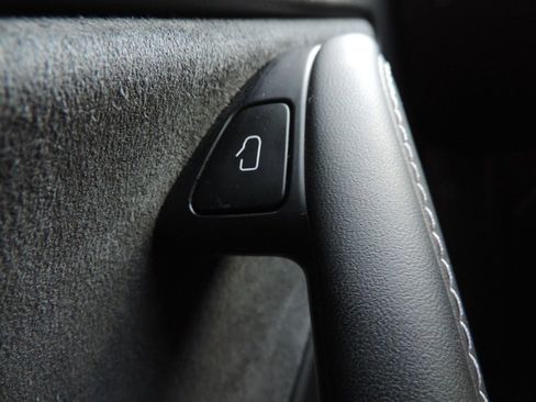 Used 2023 Tesla Model Y Performance image 25