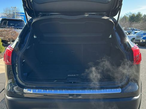 Used 2018 Nissan Rogue Sport SV image 6