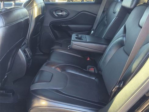 Used 2023 Jeep Cherokee Altitude Lux image 22