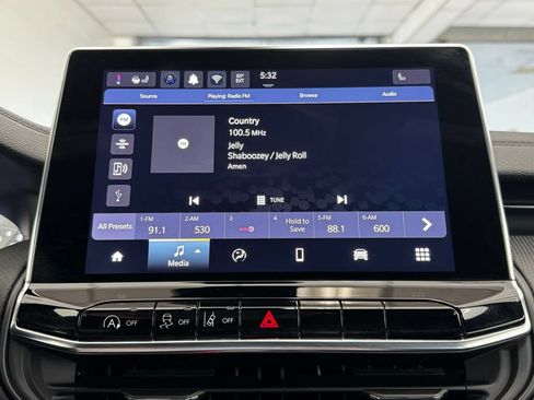 Used 2026 Jeep Compass Latitude AWD/4WD image 15