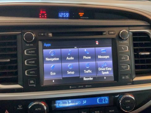 Used 2019 Toyota Highlander Limited Platinum FWD image 13