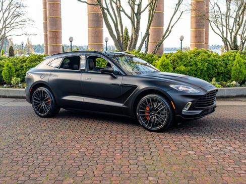 Used 2022 Aston Martin DBX image 55
