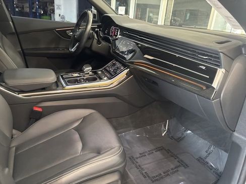 Used 2021 Audi Q8 Premium Plus w/ Premium Plus Package AWD/4WD image 37