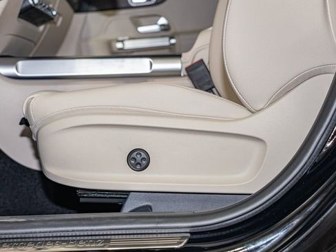 Used 2026 Mercedes-Benz GLB 250 4MATIC image 15