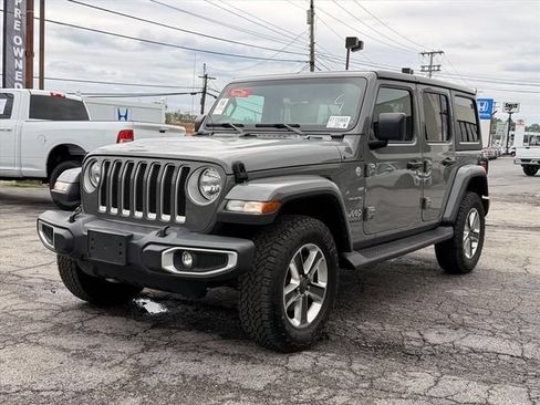 Used 2023 Jeep Wrangler Unlimited Sahara AWD/4WD image 9