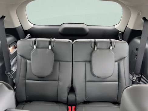 New 2026 Ford Explorer Active w/ Active Comfort Package AWD/4WD image 6