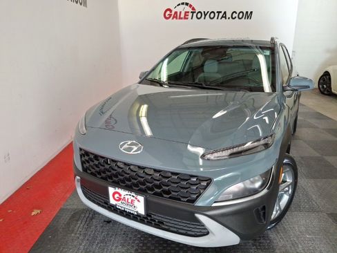 Used 2022 Hyundai Kona SEL image 2