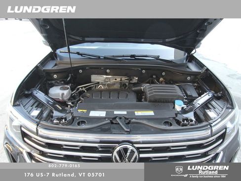 Certified 2025 Volkswagen Atlas SEL image 32