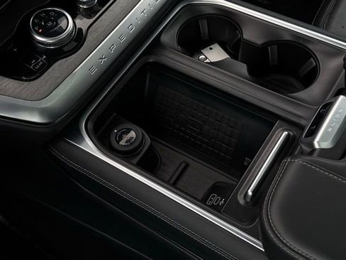 Used 2025 Ford Expedition Max Platinum image 38