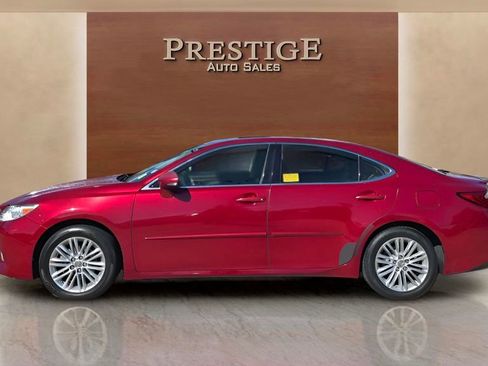 Used 2015 Lexus ES 350 350 w/ Luxury Package image 2