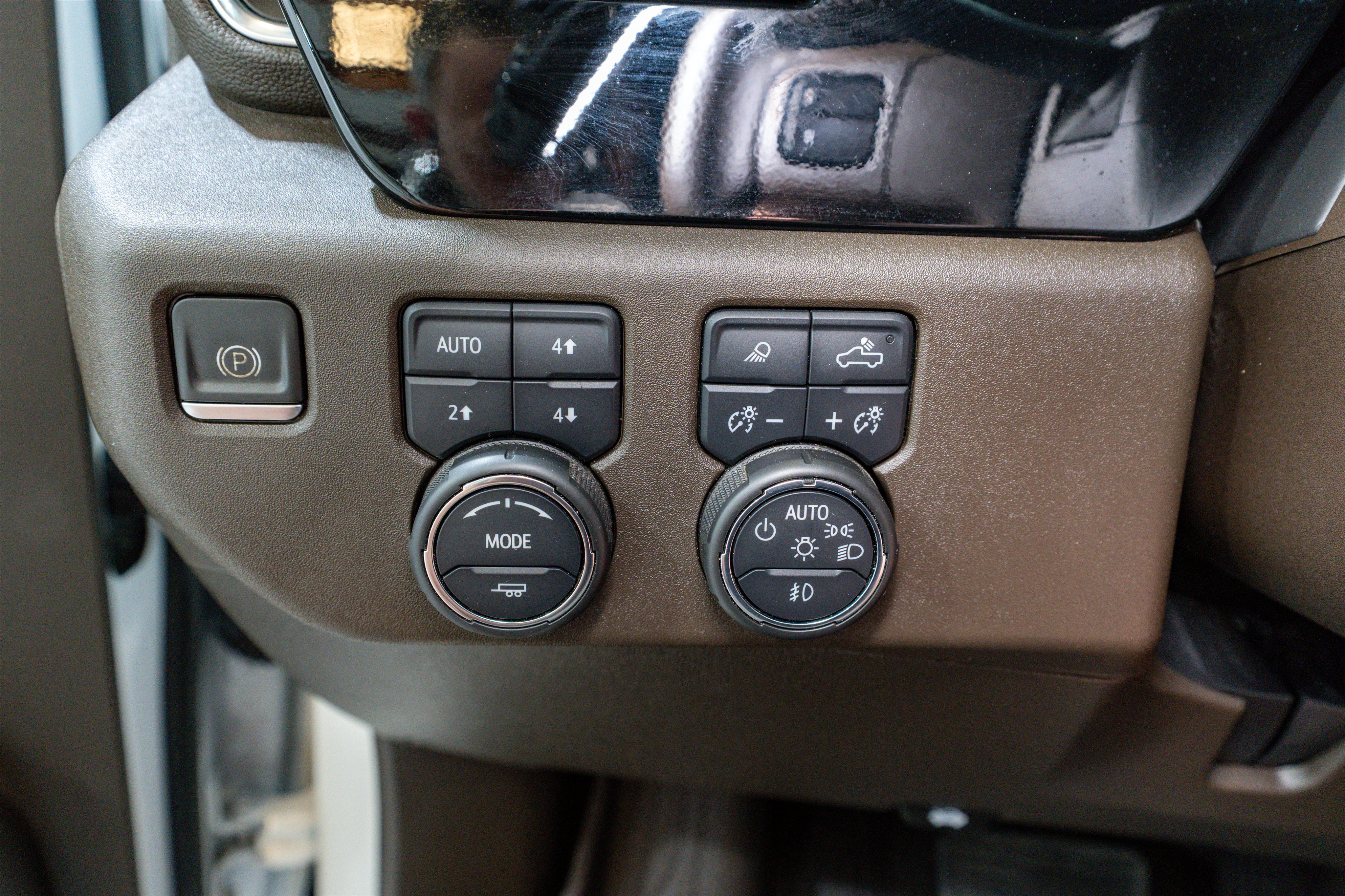 Used 2024 Chevrolet Silverado 2500 LTZ w/ LTZ Convenience Package AWD/4WD image 29
